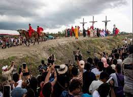 FILIPINAS LLEVA ‘AL EXTREMO’ LAS CRUCIFIXIONES EN EL VIA CRUSIS DEL VIERNES SANTO