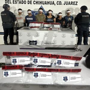 DETIENEN DETECTIVES DE LA SSPE A 6 CON DROGA EN JUAREZ