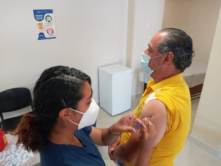Vacunacion-en-la-UACJ1UACJ.jpeg