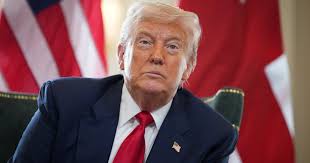TRUMPARANCELESRUSIA.jpg