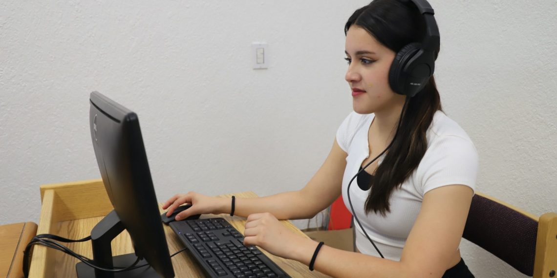 REINAUGURAN AUDIOTECA EN LA BIBLIOTECA CENTRAL CARLOS MONTEMAYOR: EL CORAZON DEL SABER UACJ