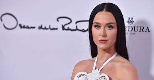 KATYPERRYMAMIS.jpeg