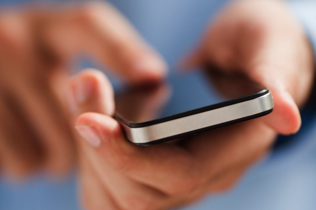 OFRECE PAN AMPAROS CONTRA VINCULACION DE TELEFONOS CELULARES